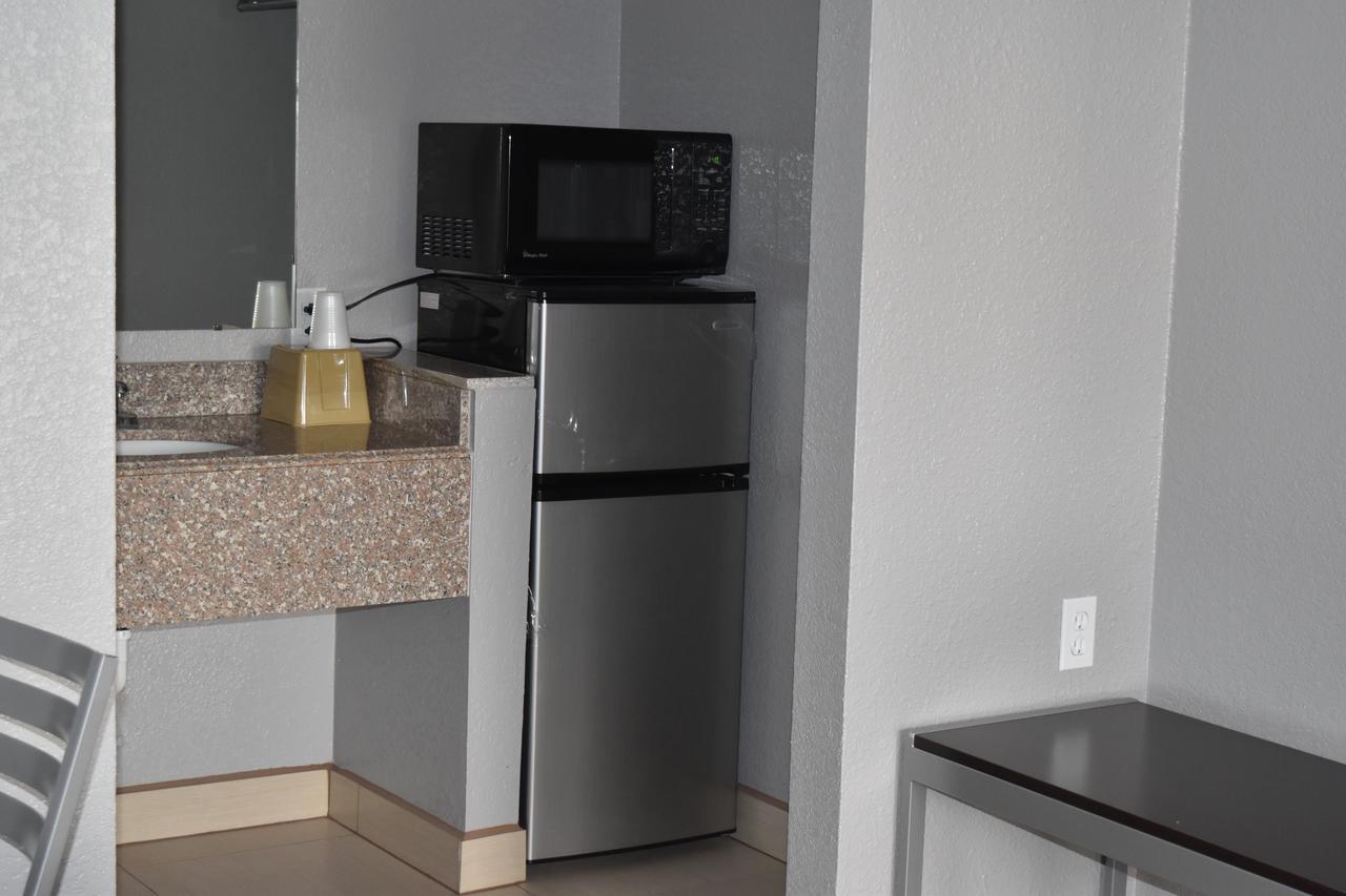 Woodfield Inn And Suites Yoakum 外观 照片